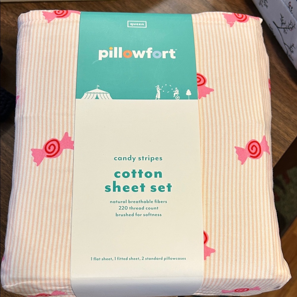Pillowfort Candy Stripe Cotton Sheet Set - Pink & Red Candy Motif